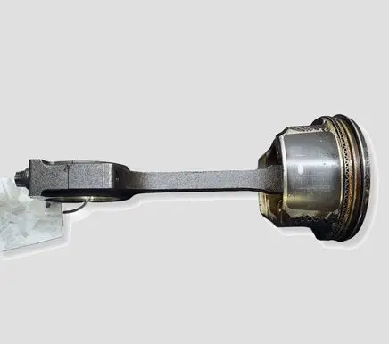Ford Focus C-MAX Piston with connecting rod