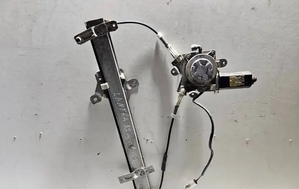 Hyundai Lantra I Rear door window regulator with motor 9882033000