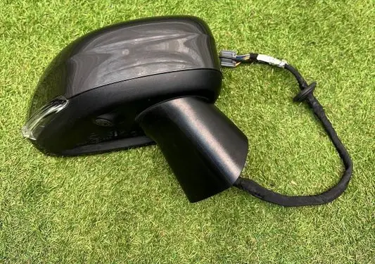 Volvo XC60 Front door electric wing mirror 