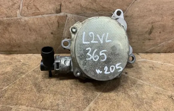 Mercedes-Benz C W205 Vacuum pump 146503760R