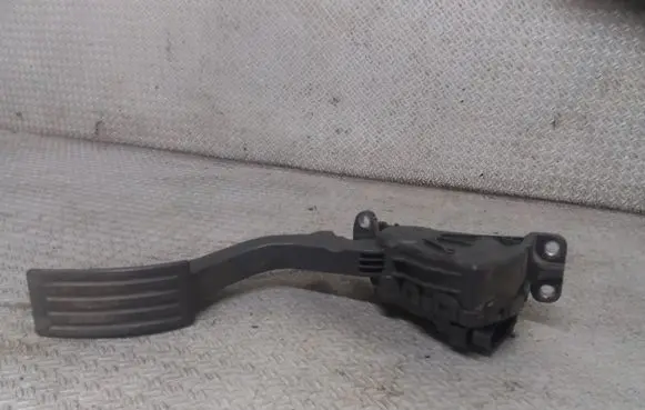 Ford Focus Accelerator throttle pedal 4M519F836AK