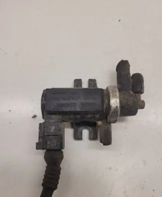 Volkswagen Golf IV Turbo solenoid valve 1J0906627