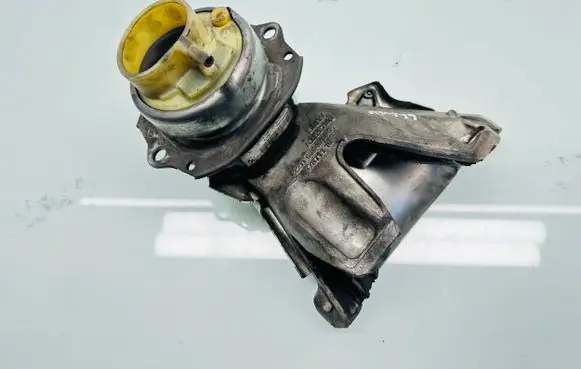 BMW X5 F15 Engine mount bracket P685752003 35513 16004212