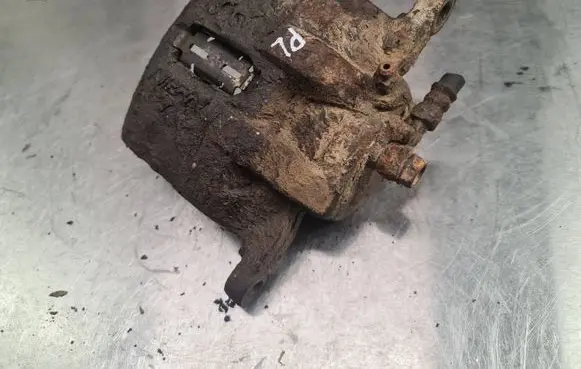 Honda HR-V Front brake caliper