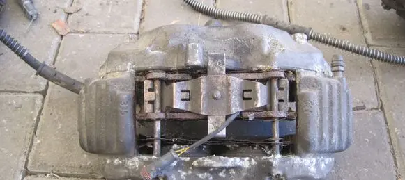 Mercedes-Benz S W221 Front brake caliper