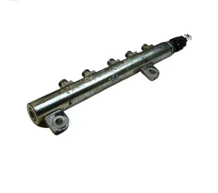 Opel Zafira B Fuel main line pipe 55209572 027079L4 0445214095