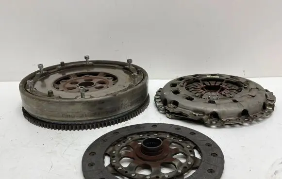 BMW 3 E90 E91 Clutch set kit 7560204