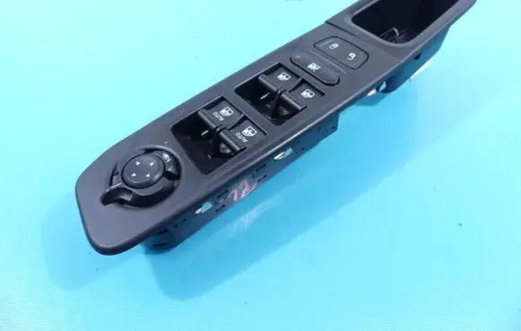 Jeep Renegade Electric window control switch 07356039750 IMPRK1287396