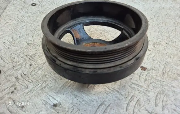 Mercedes-Benz C W204 Crankshaft pulley A6510300703