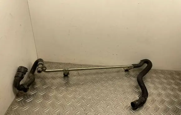 Engine coolant pipe/hose