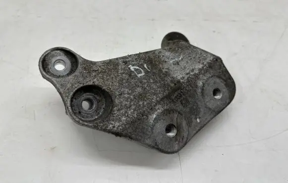 Opel Astra K Engine mounting bracket 13389321