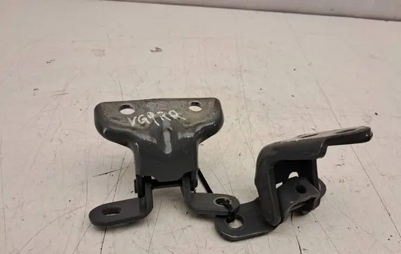 Hyundai i30 Front door upper hinge A046057