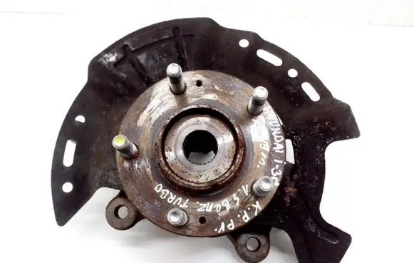 Front wheel hub