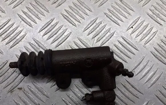 Toyota Yaris Clutch slave cylinder 