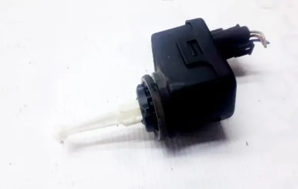 Volvo S40, V40 Headlight level adjustment motor 007878