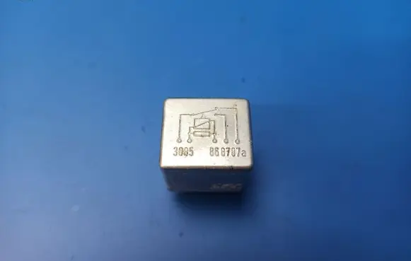 Mercedes-Benz 380 560SEC C126 Other relay 0015420219