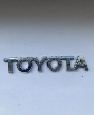 Toyota Auris E180 Manufacturers badge/model letters 