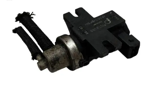 Volkswagen PASSAT B5 Turbo solenoid valve 1H0906627A 72190325 99T104