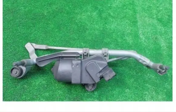 Peugeot 1007 Front wiper linkage and motor