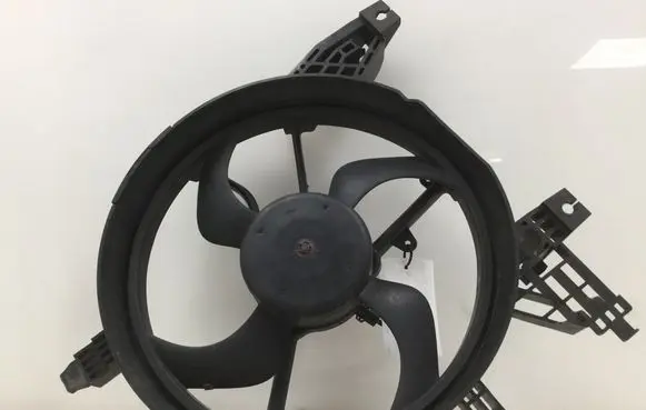 Nissan Note (E11) Radiator cooling fan shroud 21480AX600
