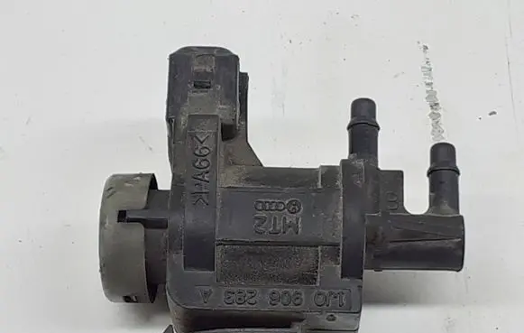 Volkswagen PASSAT B5 Turbo solenoid valve 1J0906283A