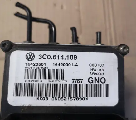 Volkswagen PASSAT ABS Pump 3C0614109 16420501 16420301A
