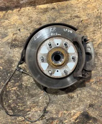 Mitsubishi L200 Front wheel hub 