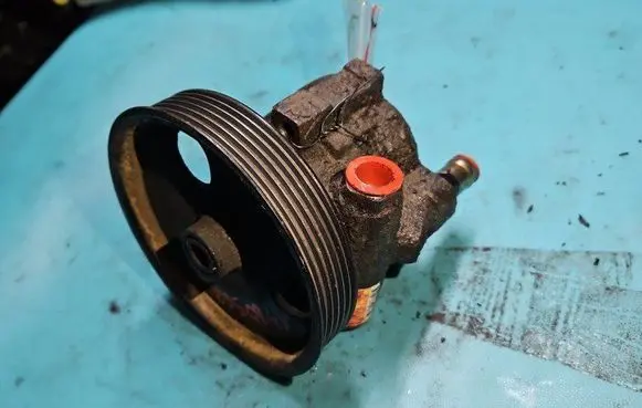 Renault Kangoo I Power steering pump 8200575303 IMPRK1380568