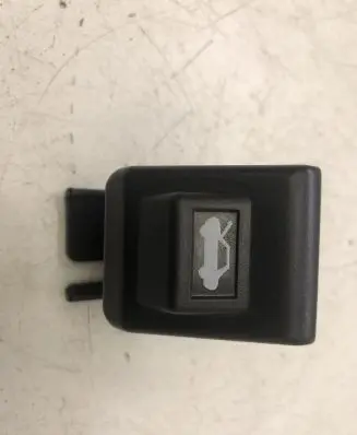 Mazda CX-5 II Engine bonnet (hood) release handle