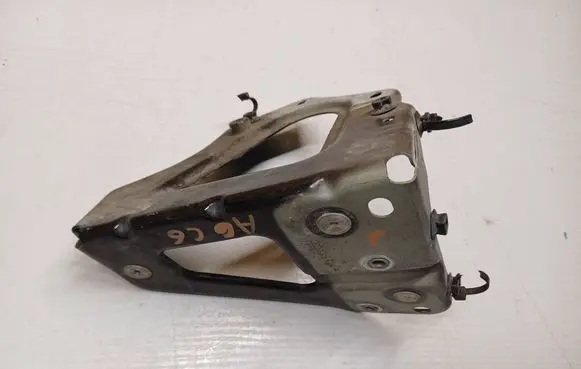 Audi A6 S6 C6 4F Fender mounting bracket 4F0821136A
