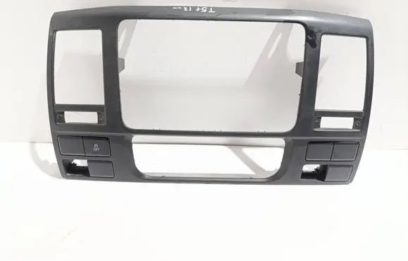 Radio/GPS head unit trim