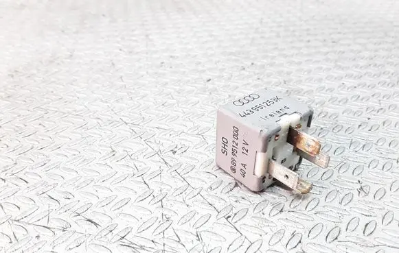 Audi A8 S8 D2 4D Other relay 443951253K