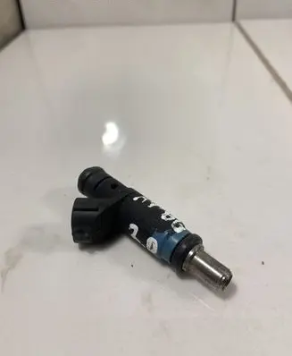 Audi A4 S4 B6 8E 8H Fuel injector 2002B06255