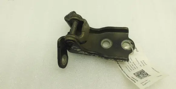 Chevrolet Captiva Front door upper hinge