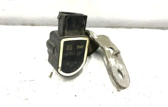 BMW 3 E90 E91 Air suspension front height level sensor 6785205