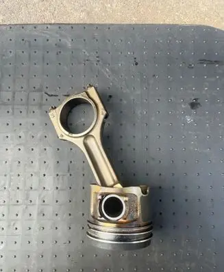 BMW 3 E90 E91 Piston 0840ZU