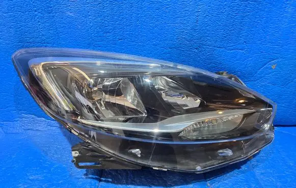 Opel Zafira C Headlight/headlamp 39107635
