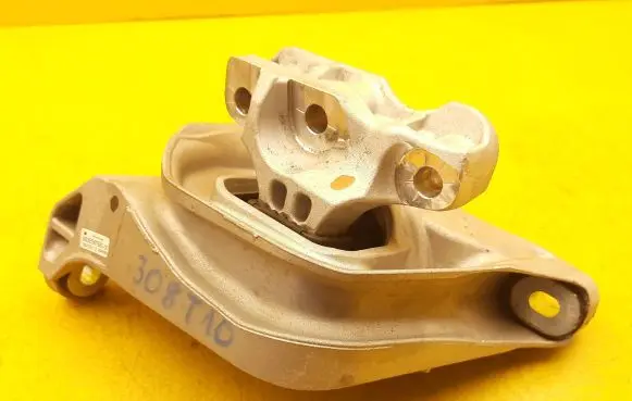 Peugeot 308 Engine mounting bracket 9835587580