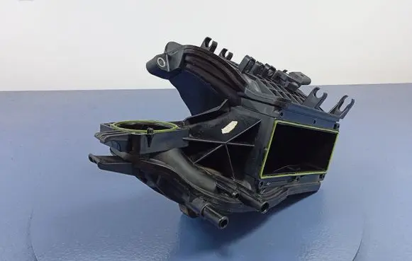 Volkswagen Golf V Intake manifold 03C129711AD