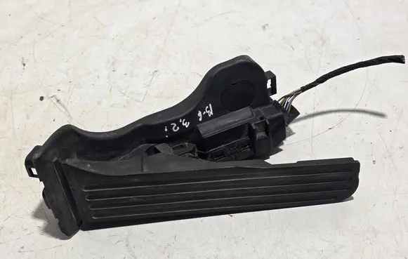 Volkswagen PASSAT CC Accelerator throttle pedal 1K1723503L 6PV00860001