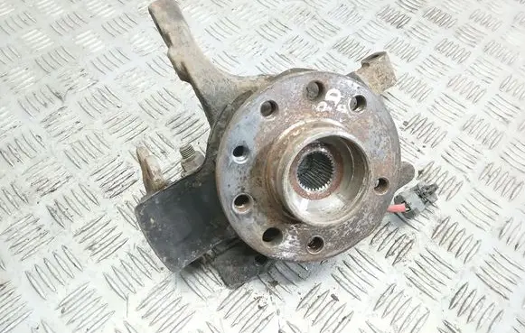 Opel Zafira A Front wheel hub spindle knuckle