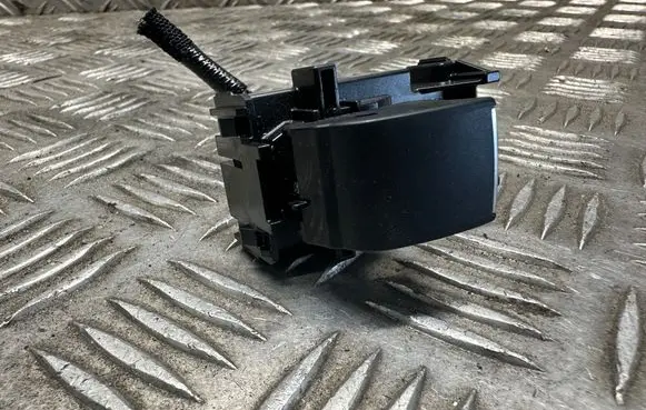 Toyota RAV 4 (XA50) Electric window control switch 193335