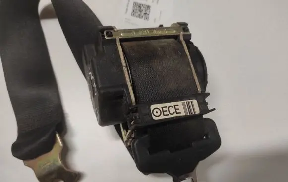 BMW 3 E46 Rear seatbelt 33010904BTRW