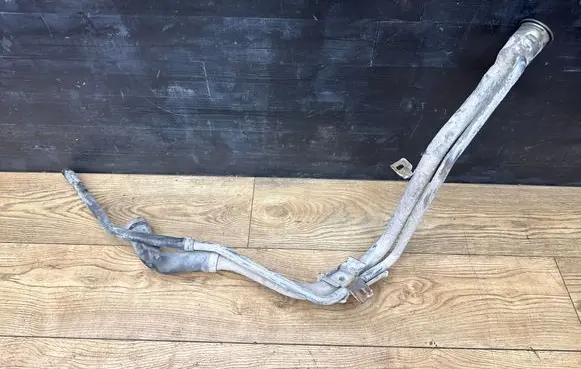 Volvo V50 Fuel tank filler neck pipe