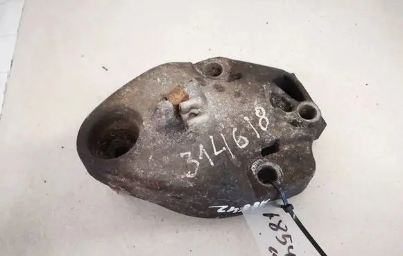 Opel Movano A Engine mounting bracket