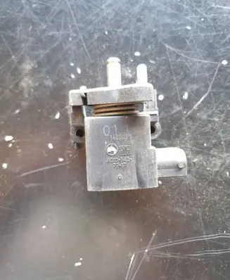 Mercedes-Benz A W168 Throttle position sensor A0135427717