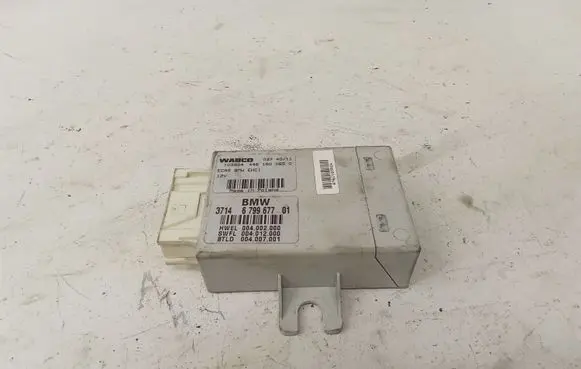 BMW 5 F10 F11 Air suspension control unit module (rear) 6799677 1039244461500650