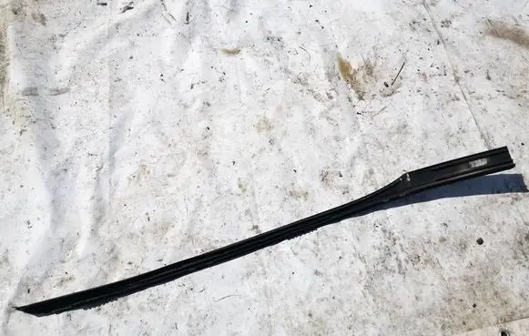 Opel Zafira A Windshield trim 76556MA