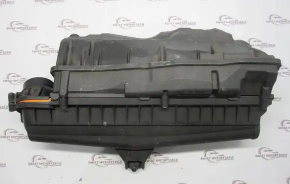 Citroen C3 Picasso Air filter box V758962580