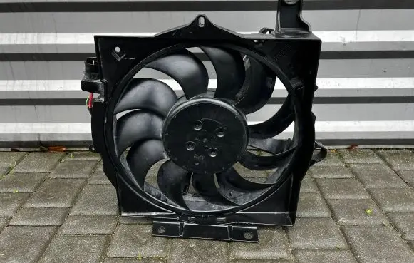 Porsche Taycan 9J1 Electric radiator cooling fan 9J1121249D